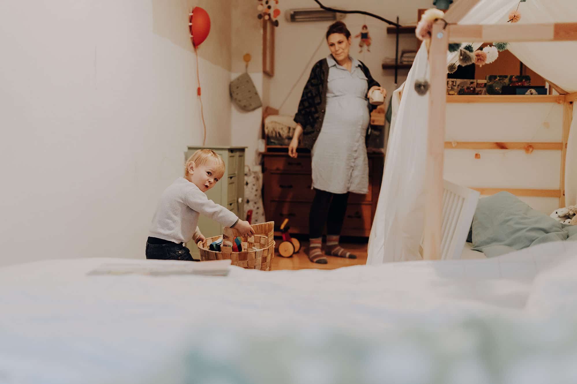 Babybauch Shooting zu Hause - Tipps für eine entspannte Fotosession