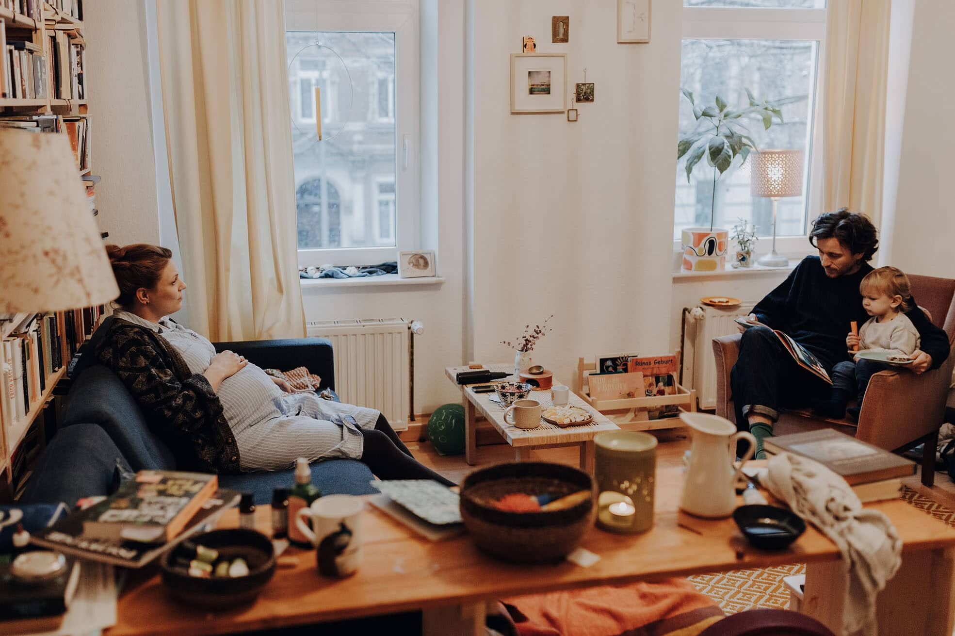 Familienfoto mit der ganzen Familie im zu Hause